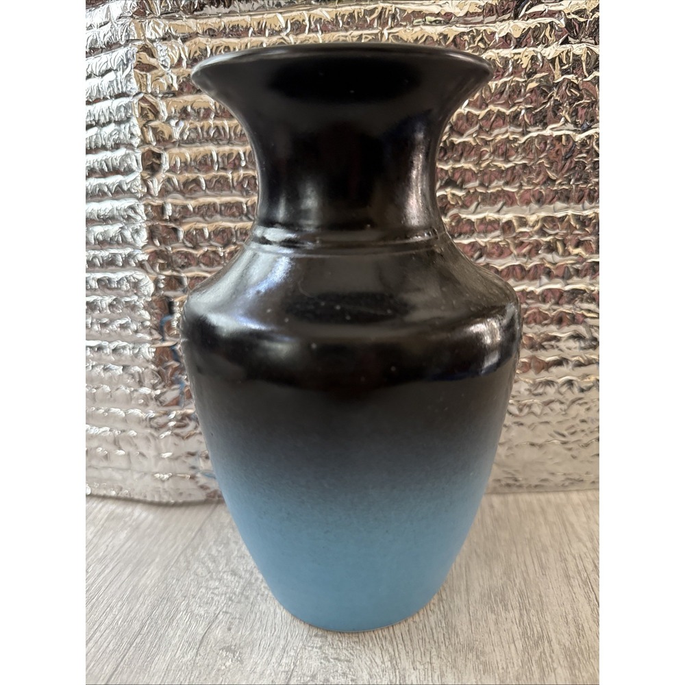 Dryden Pottery, Hot Springs, AR Hand Thrown Art Pottery Blue Vase 7"